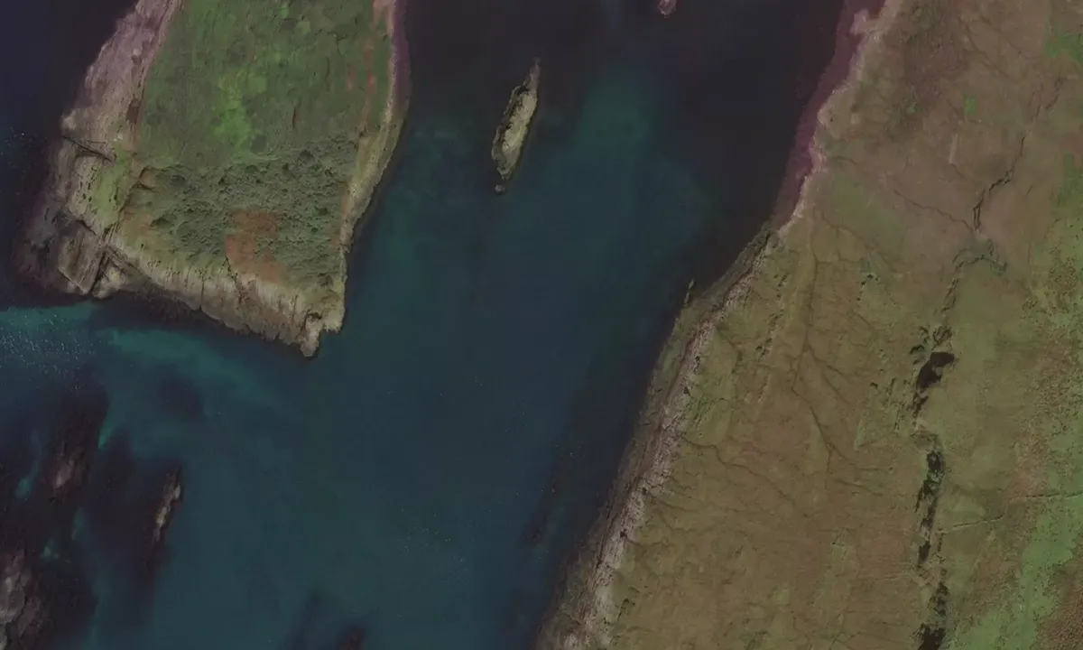 Flyfoto av Achanarnich Bay