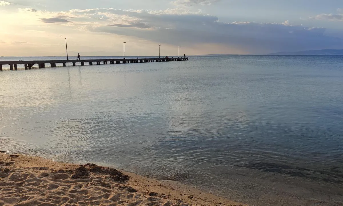 Agia Triada 1: {"base": "en", "no": "God ankring p\u00e5 sand", "se": "Bra f\u00e4ste p\u00e5 sand", "en": "Good holding on sand", "da": "Godt ankerhold p\u00e5 sand", "fr": "Bonne tenue sur sable", "de": "Guter Halt auf Sand", "es": "Buen anclaje en arena", "it": "Buona tenuta sulla sabbia", "pt": "Boa sustenta\u00e7\u00e3o em areia", "nl": "Goede houvast op zand", "pl": "Dobre trzymanie na piasku", "uk": "\u0414\u043e\u0431\u0440\u0430 \u0442\u044f\u0433\u0430 \u043d\u0430 \u043f\u0456\u0441\u043a\u0443", "ro": "O ancorare bun\u0103 pe nisip", "tr": "Kumda iyi tutu\u015f", "el": "\u039a\u03b1\u03bb\u03ae \u03ba\u03c1\u03ac\u03c4\u03b7\u03c3\u03b7 \u03c3\u03c4\u03b7\u03bd \u03ac\u03bc\u03bc\u03bf", "cs": "Dobr\u00e9 dr\u017een\u00ed na p\u00edsku", "hu": "J\u00f3 tart\u00e1s a homokon", "fi": "Hyv\u00e4 pito hiekalla", "bg": "\u0414\u043e\u0431\u0440\u043e \u0437\u0430\u0434\u044a\u0440\u0436\u0430\u043d\u0435 \u043d\u0430 \u043f\u044f\u0441\u044a\u043a", "sr": "Dobro dr\u017eanje na pesku", "et": "Hea pidamine liival", "lv": "Laba tur\u0113\u0161ana uz smilt\u012bm", "lt": "Geras laikymas ant sm\u0117lio"}