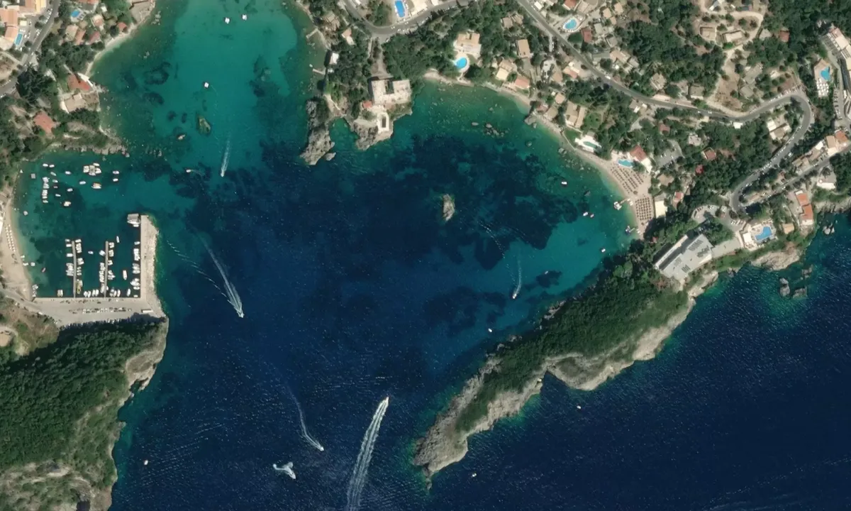 Flyfoto av Agia Triada Beach