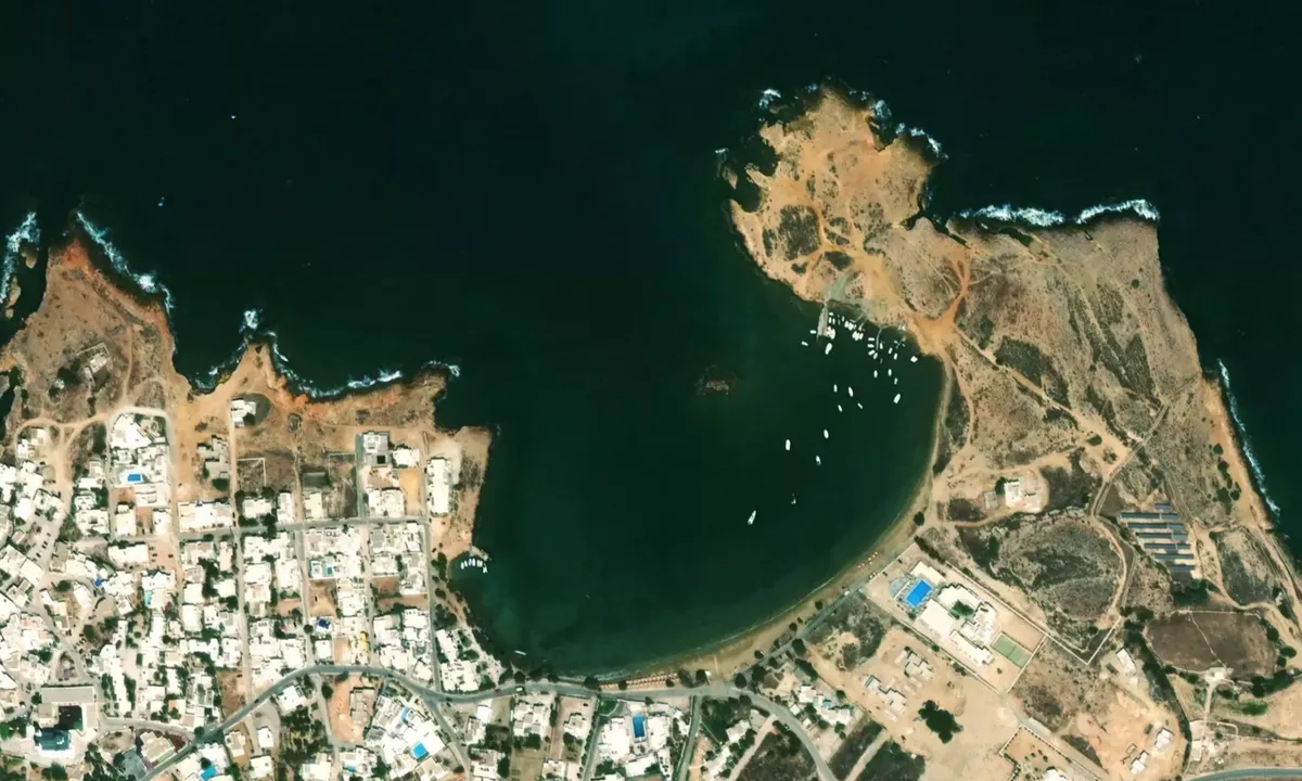 Flyfoto av Agioi Anargyroi Beach