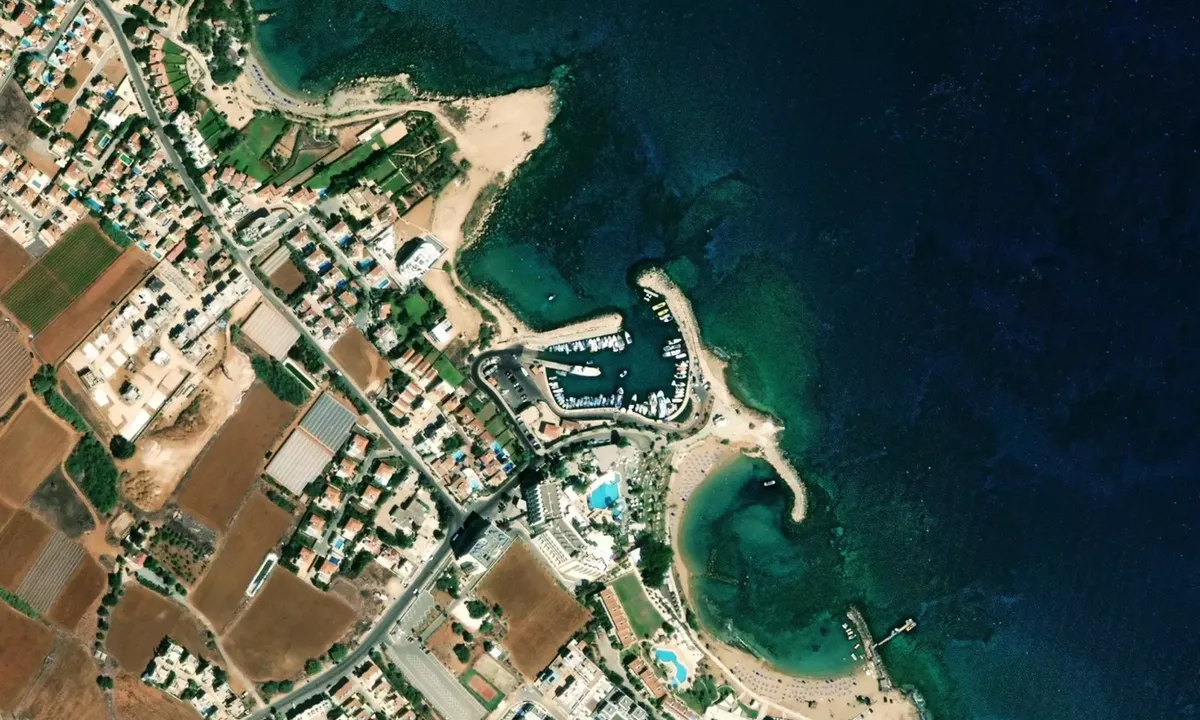 Flyfoto av Agios Nikolaos Fish Shelter