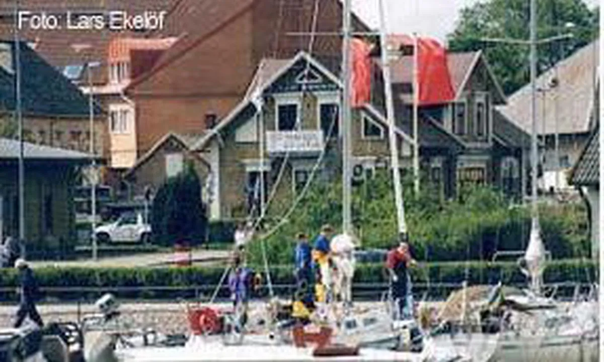 Åhus: {"base": "se", "no": "\u00c5hus Gjestehavn", "se": "\u00c5hus G\u00e4sthamn", "en": "\u00c5hus Guest Harbor", "da": "\u00c5hus G\u00e6stehavn", "fr": "Port de plaisance d'\u00c5hus", "de": "\u00c5hus G\u00e4stehafen", "es": "Puerto de Recreo de \u00c5hus", "it": "Porto Turistico di \u00c5hus", "pt": "Porto de Visitantes de \u00c5hus", "nl": "\u00c5hus Gastenhaven", "pl": "Port go\u015bcinny \u00c5hus", "uk": "\u0413\u043e\u0441\u0442\u044c\u043e\u0432\u0430 \u0433\u0430\u0432\u0430\u043d\u044c \u041e\u0445\u0443\u0441", "ro": "Portul de agrement \u00c5hus", "tr": "\u00c5hus Misafir Liman\u0131", "el": "\u039b\u03b9\u03bc\u03ac\u03bd\u03b9 \u0395\u03c0\u03b9\u03c3\u03ba\u03b5\u03c0\u03c4\u03ce\u03bd \u00c5hus", "cs": "P\u0159\u00edstav pro hosty \u00c5hus", "hu": "\u00c5hus Vend\u00e9gkik\u00f6t\u0151", "fi": "Ahvenanmaan vierasvenesatama", "bg": "\u041f\u0440\u0438\u0441\u0442\u0430\u043d\u0438\u0449\u0435 \u0437\u0430 \u0433\u043e\u0441\u0442\u0438 \u0410\u0445\u0443\u0441", "sr": "Luka za goste \u00c5hus", "et": "\u00c5husi k\u00fclalissadam", "lv": "\u0100husas viesu osta", "lt": "\u00c5hus Sve\u010di\u0173 Prieplauka"}