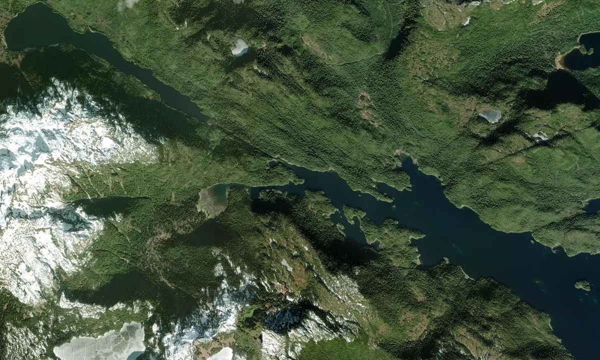 Flyfoto av Aiken Cove East