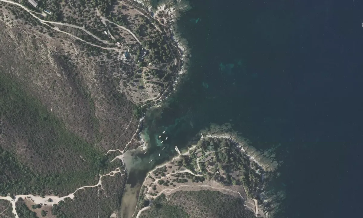 Flyfoto av Anse de Fornali