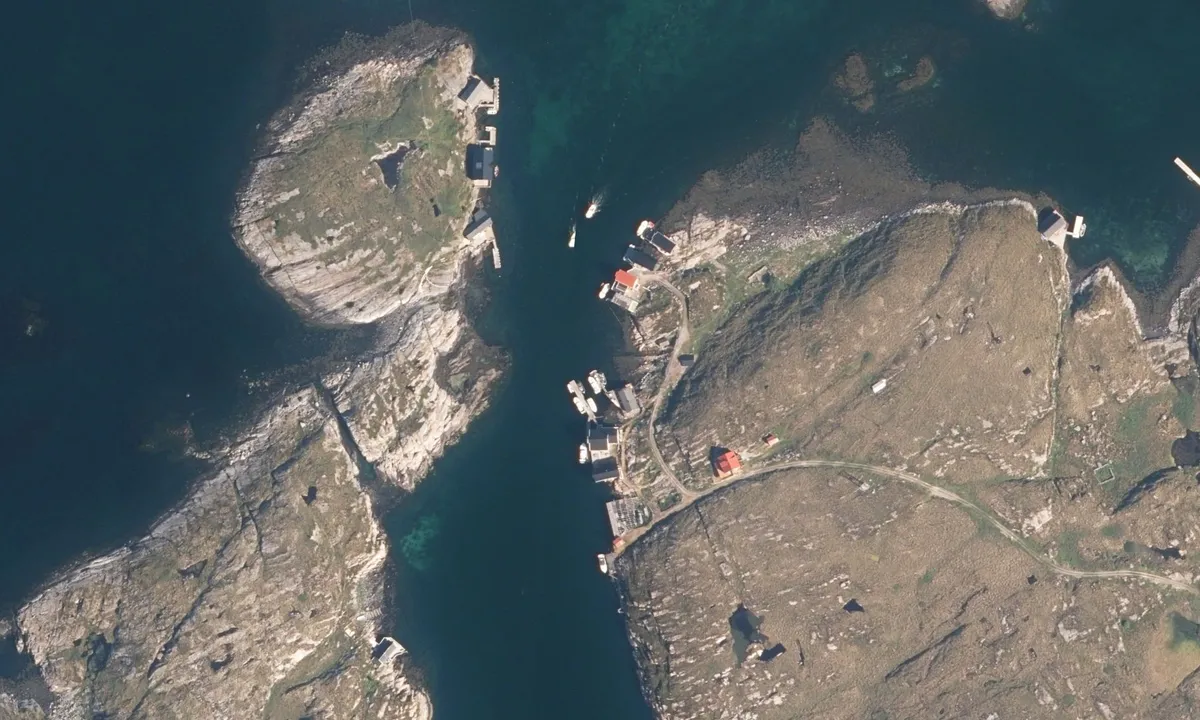 Flyfoto av Ansteinsundet - Kynnøya