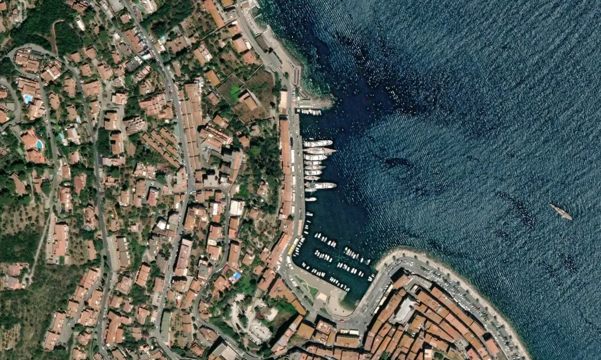 Flyfoto av Argentario Approdi