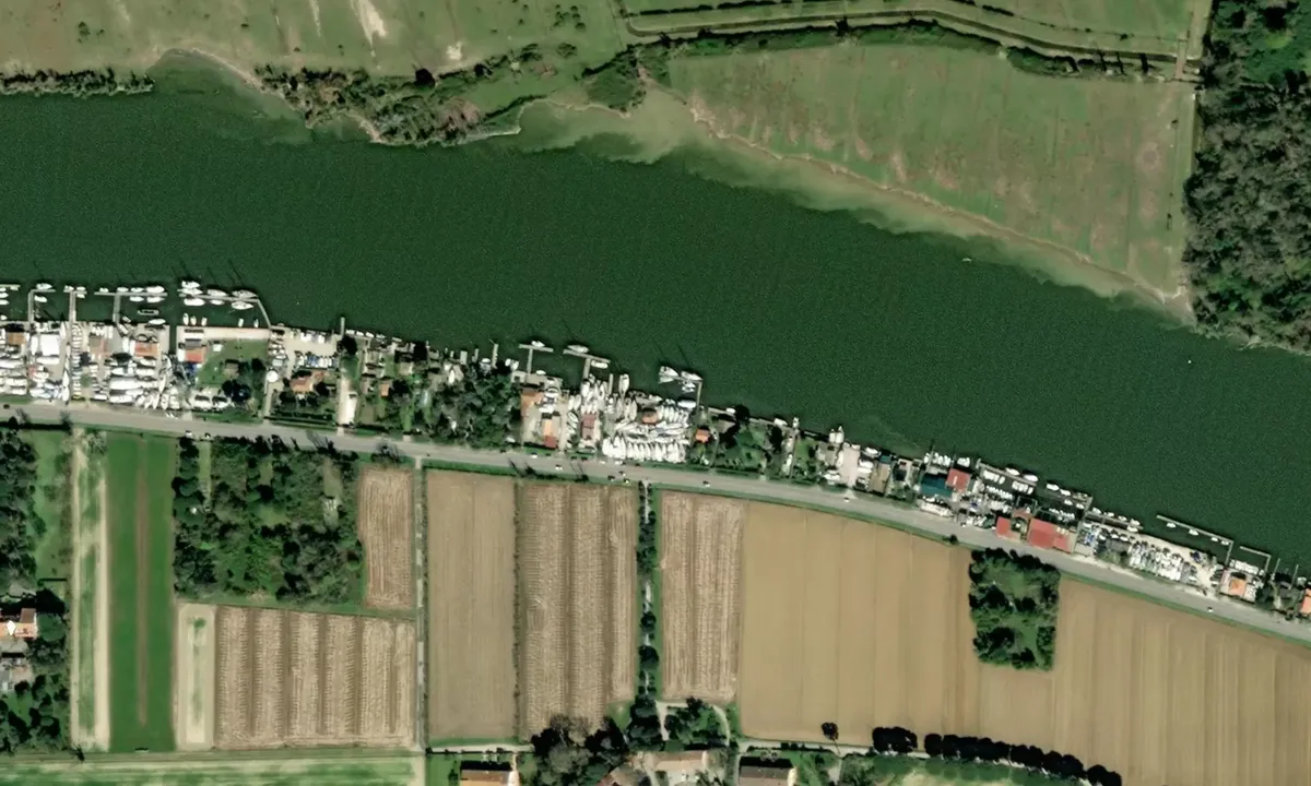 Flyfoto av Arnovecchio