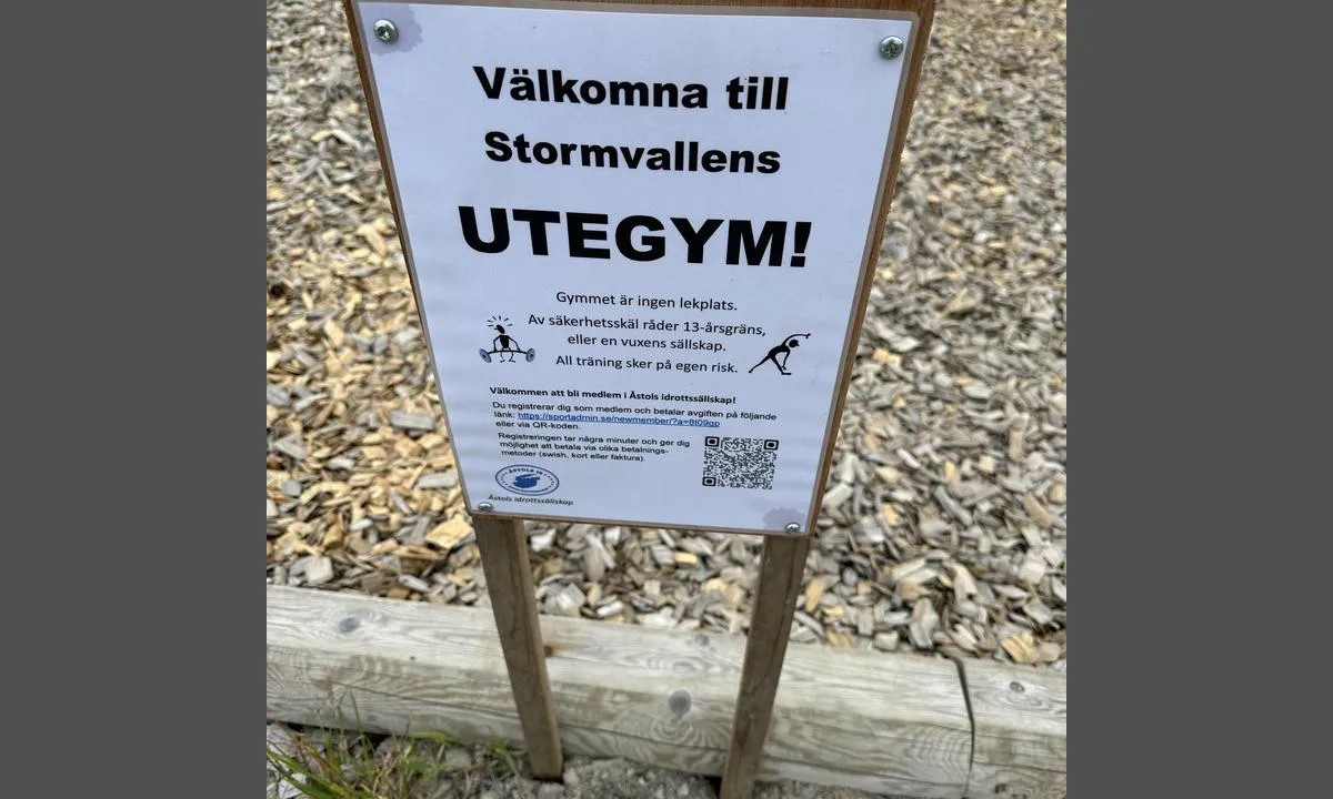 Åstol Gästhamn: Utegym på vest side av øyet