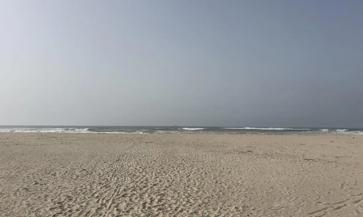 Aveiro: Stora stranden vid havet.