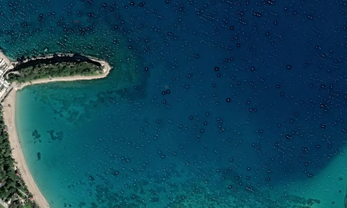 Flyfoto av Ay ışığı plaj