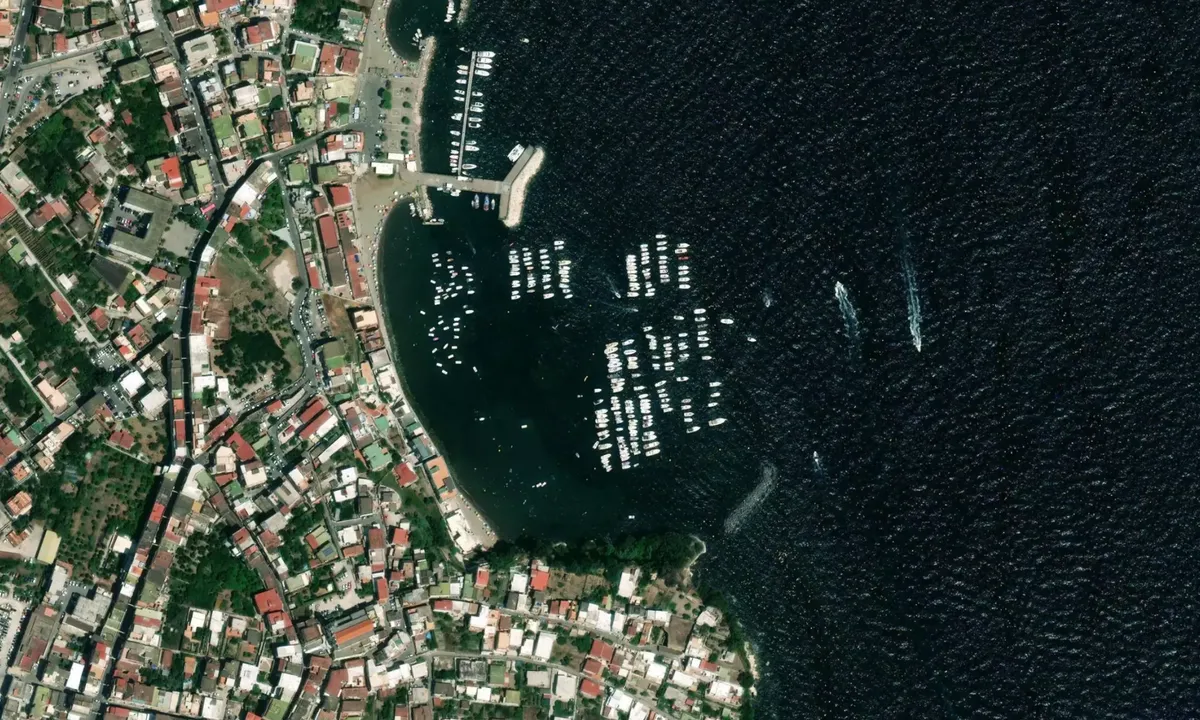 Flyfoto av Bacoli