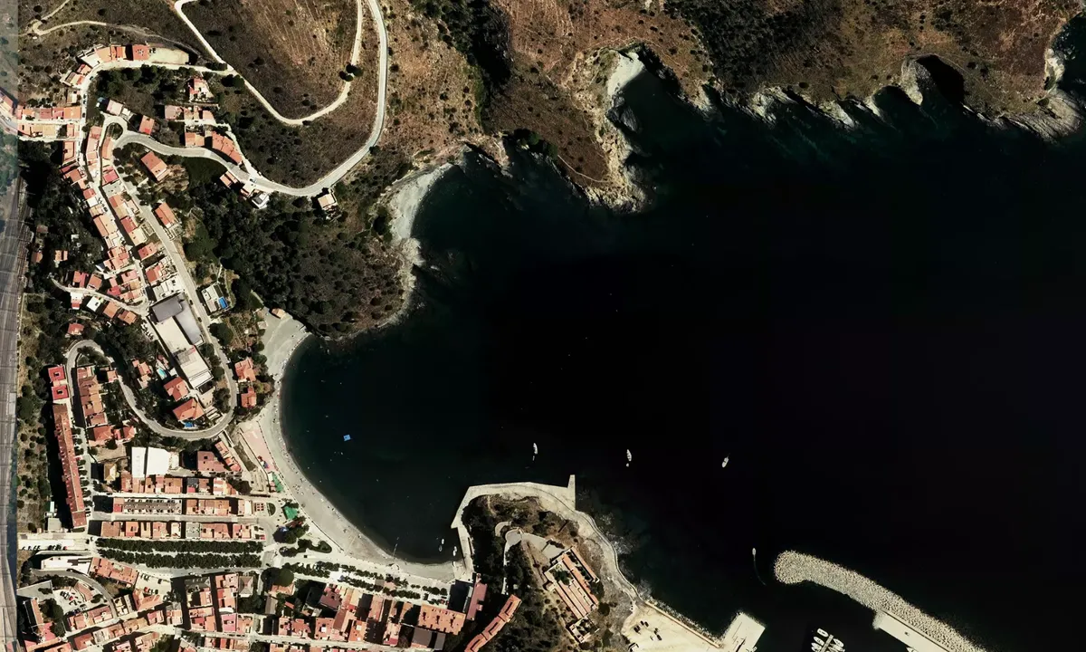 Flyfoto av Badia de Portbou