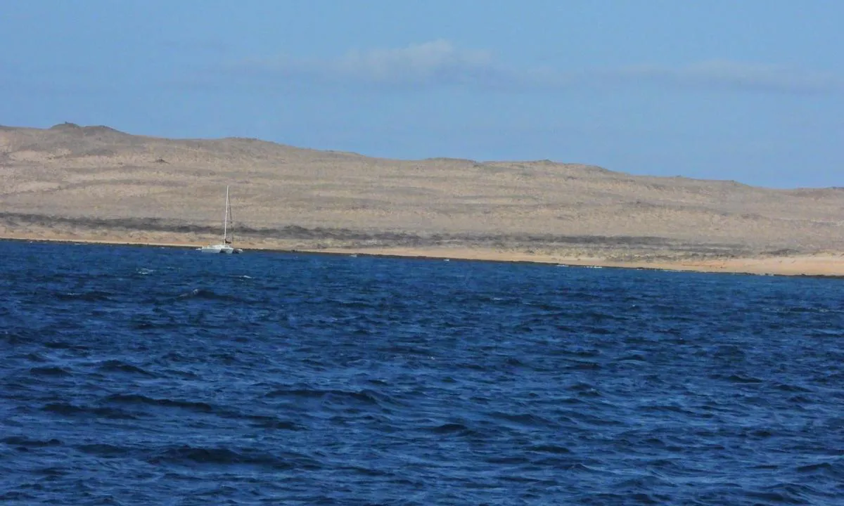 Bahía del Salado: Ankringsområde kort avstand til Caleta de Sebo hvor det er plass til å legge jolle