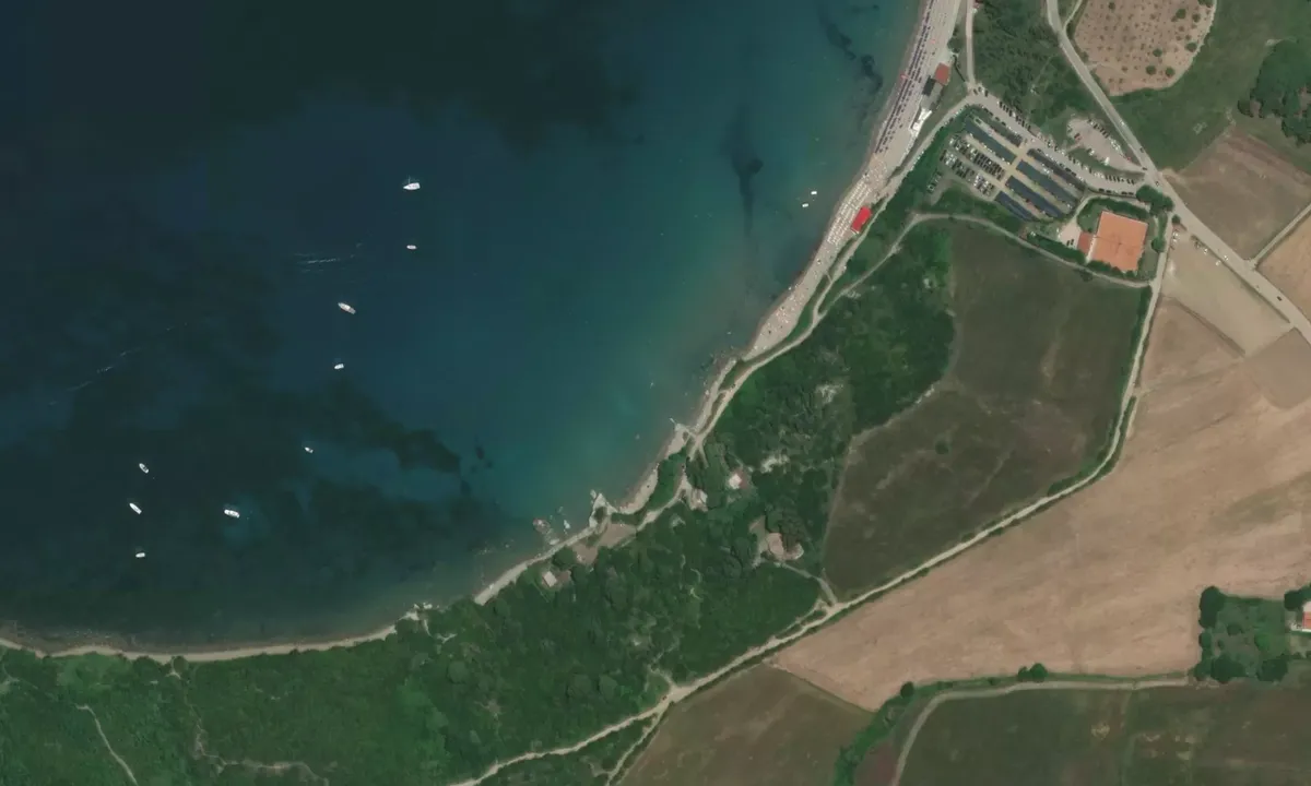 Flyfoto av Baia di Trentova