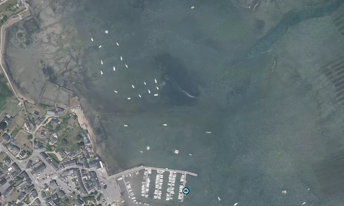 Satelite image of Baie de Locmariaquer
