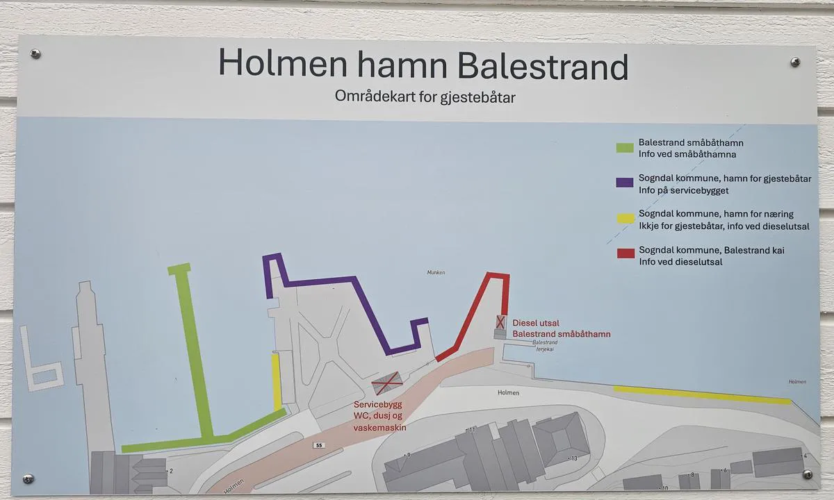 Balestrand gjestehavn: {"base": "no", "no": "Info ved kaia", "se": "Info vid kajen", "en": "Information at the quay", "da": "Info ved kajen", "fr": "Informations sur le quai", "de": "Info am Kai", "es": "Informaci\u00f3n en el muelle", "it": "Informazioni al molo", "pt": "Informa\u00e7\u00f5es no cais", "nl": "Info aan de kade", "pl": "Informacje przy nabrze\u017cu", "uk": "\u0406\u043d\u0444\u043e\u0440\u043c\u0430\u0446\u0456\u044f \u043d\u0430 \u043f\u0440\u0438\u0447\u0430\u043b\u0456", "ro": "Informa\u021bii la chei", "tr": "R\u0131ht\u0131mdaki Bilgi", "el": "\u03a0\u03bb\u03b7\u03c1\u03bf\u03c6\u03bf\u03c1\u03af\u03b5\u03c2 \u03c3\u03c4\u03b7\u03bd \u03c0\u03c1\u03bf\u03ba\u03c5\u03bc\u03b1\u03af\u03b1", "cs": "Informace u mola", "hu": "Inform\u00e1ci\u00f3k a m\u00f3l\u00f3n\u00e1l", "fi": "Tietoa laiturilla", "bg": "\u0418\u043d\u0444\u043e\u0440\u043c\u0430\u0446\u0438\u044f \u043d\u0430 \u043a\u0435\u044f", "sr": "\u0418\u043d\u0444\u043e\u0440\u043c\u0430\u0446\u0438\u0458\u0435 \u043d\u0430 \u0432\u0435\u0437\u0443", "et": "Info kaide juures", "lv": "Inform\u0101cija pie piest\u0101tnes", "lt": "Informacija prieplaukoje"}