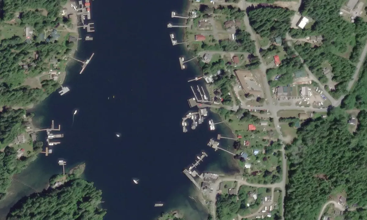 Flyfoto av Bamfield East Dock