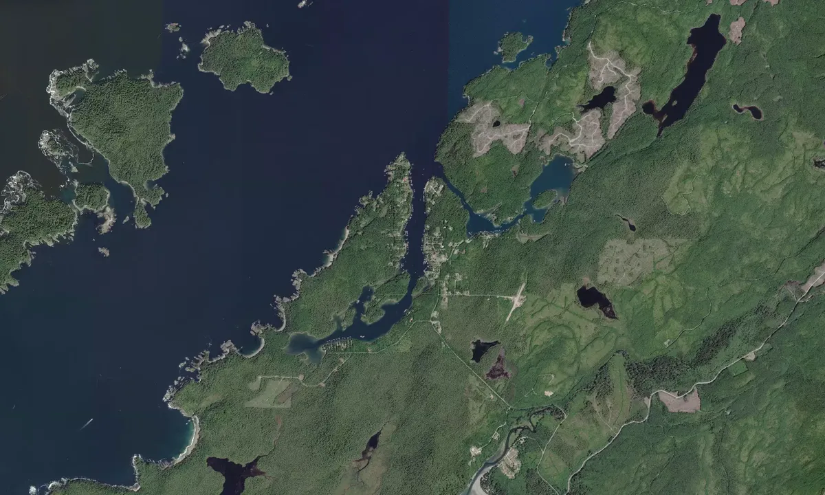 Flyfoto av Bamfield Harbor