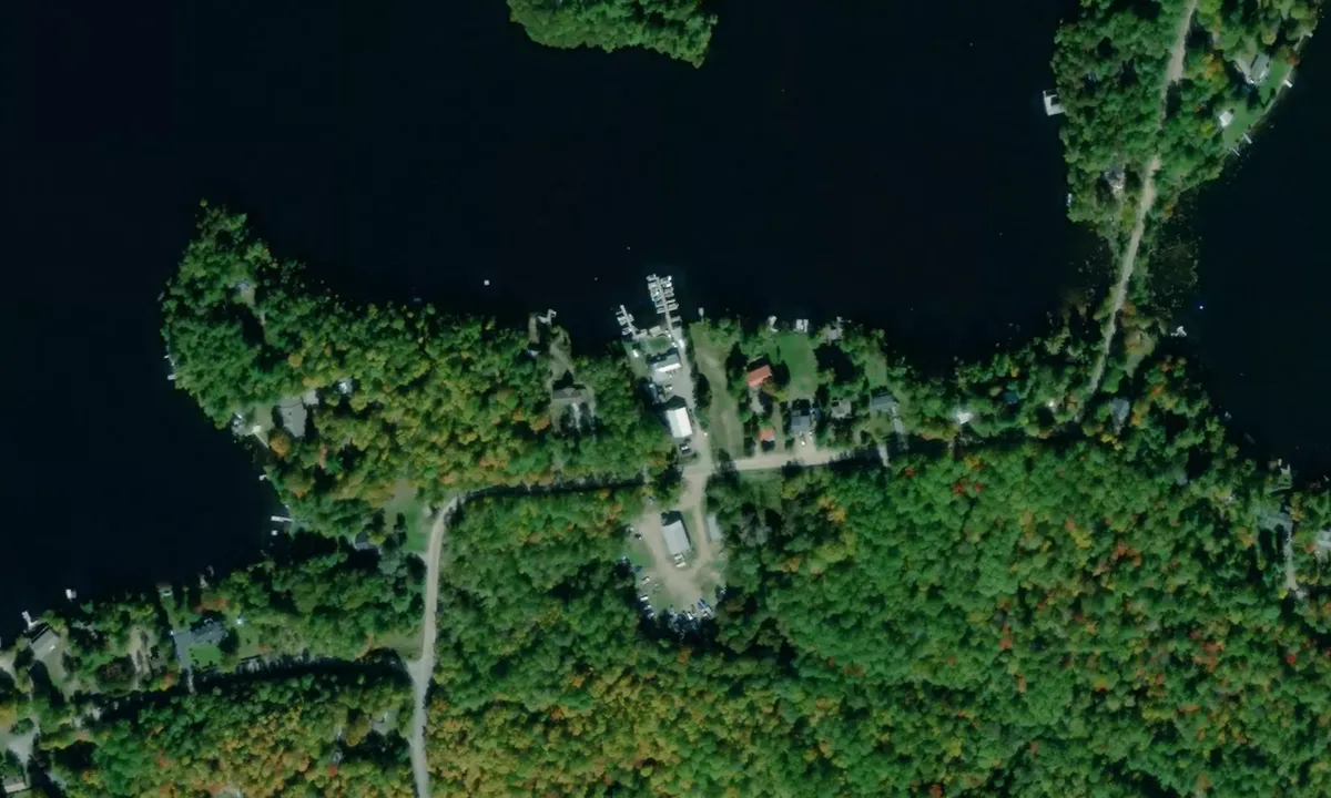 Flyfoto av Baptiste Lake Marina
