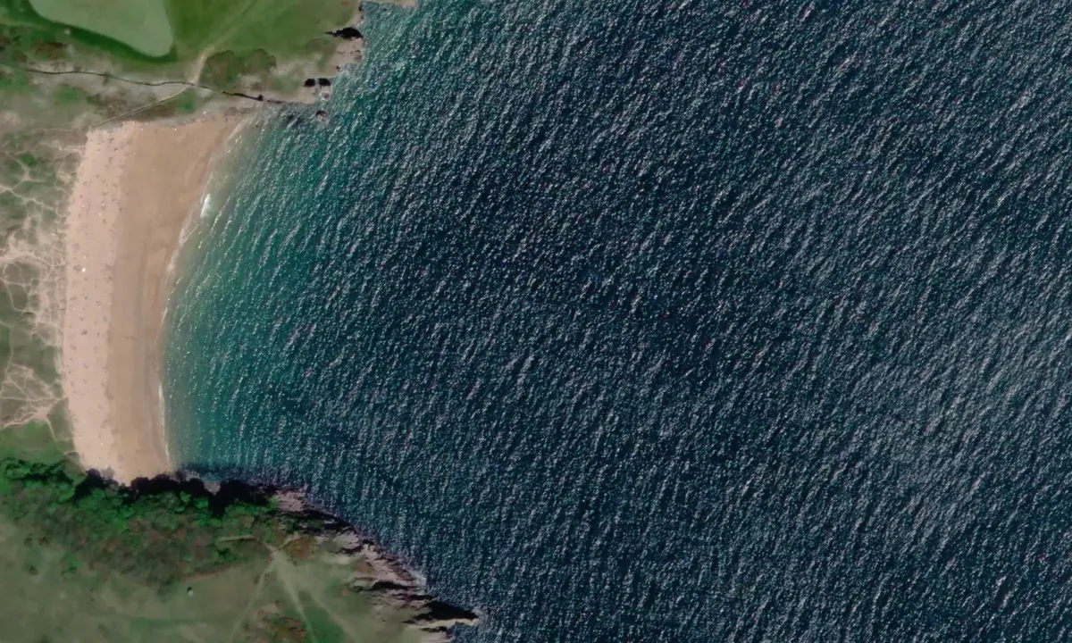 Flyfoto av Barafundle Bay