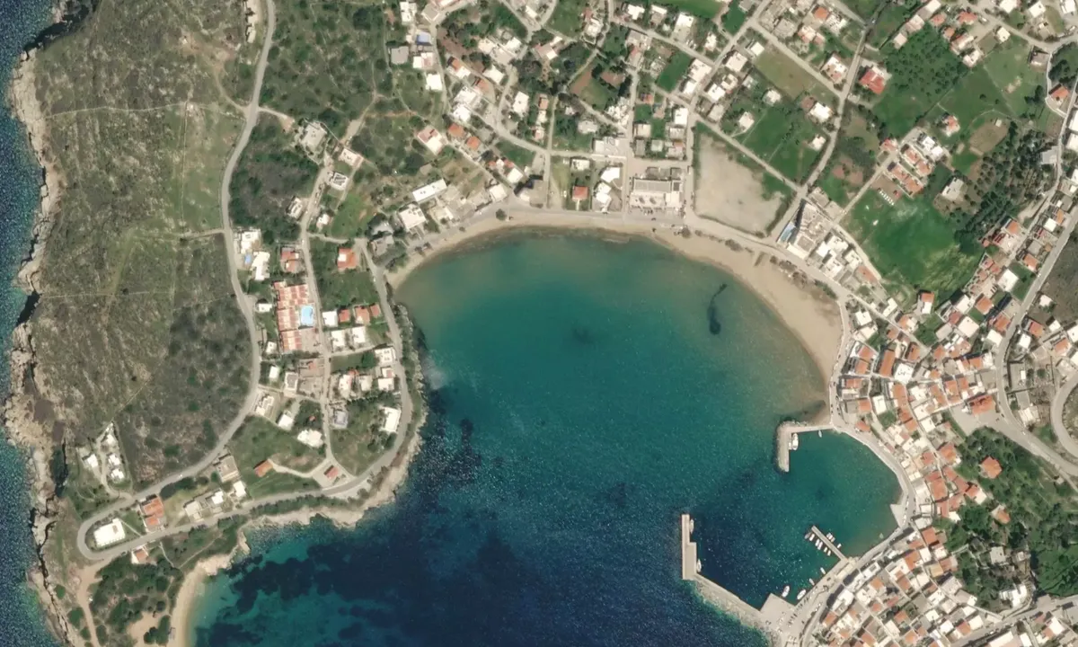 Flyfoto av Batsi beach