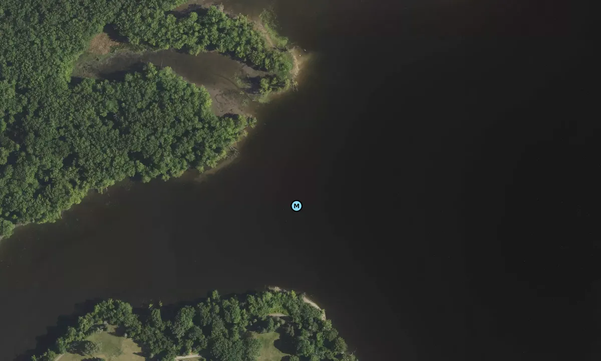 Satelite image of Bay near lac Leamy