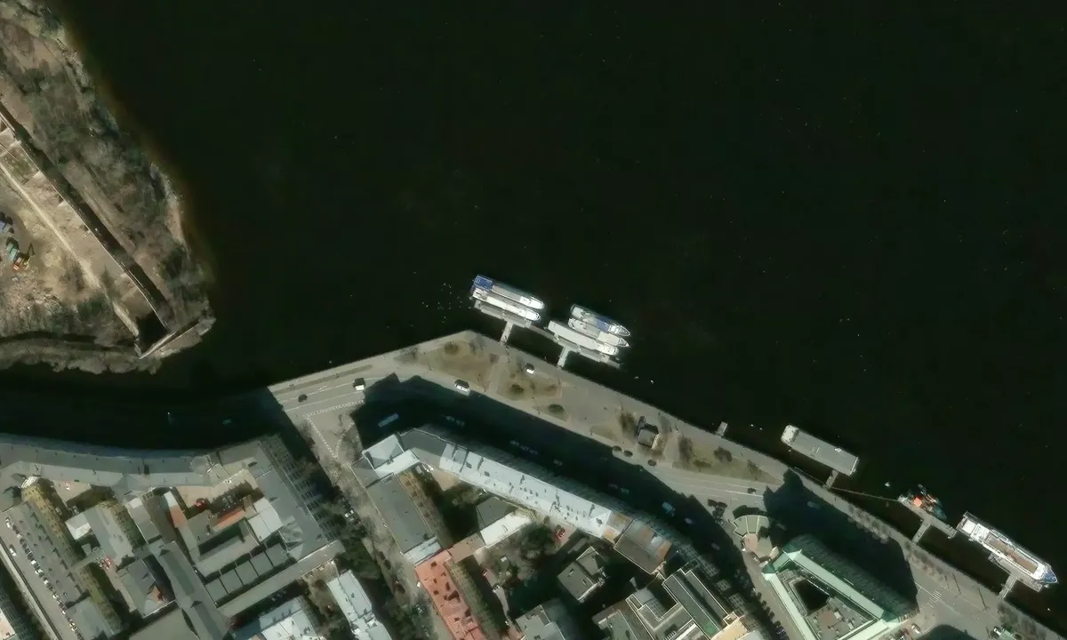 Satelite image of Berth "Makarova naberezhnaya"