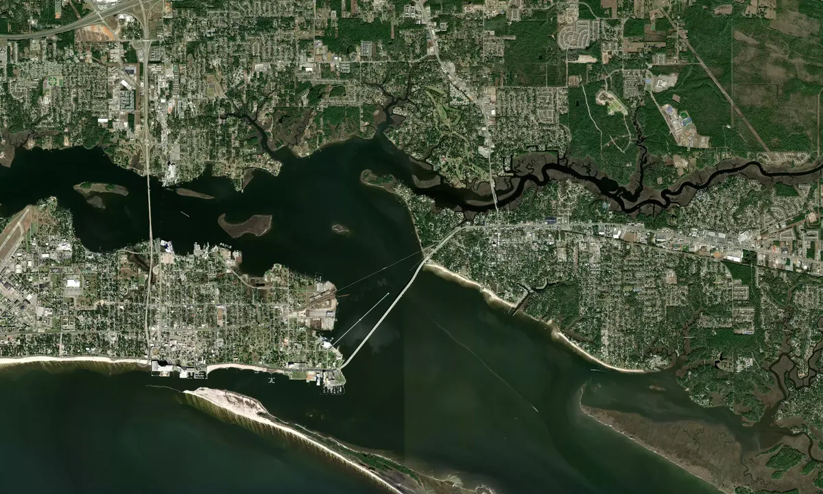 Flyfoto av Between the Bridges - Ocean Springs