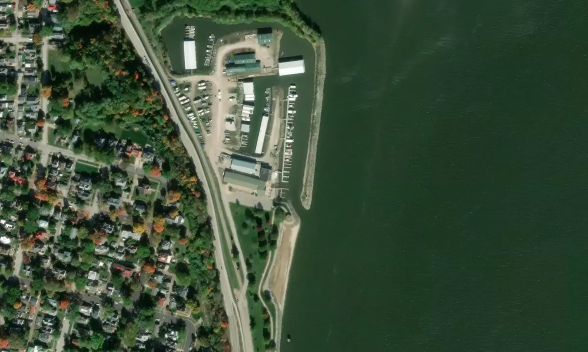 Flyfoto av Bluff Harbor Marina