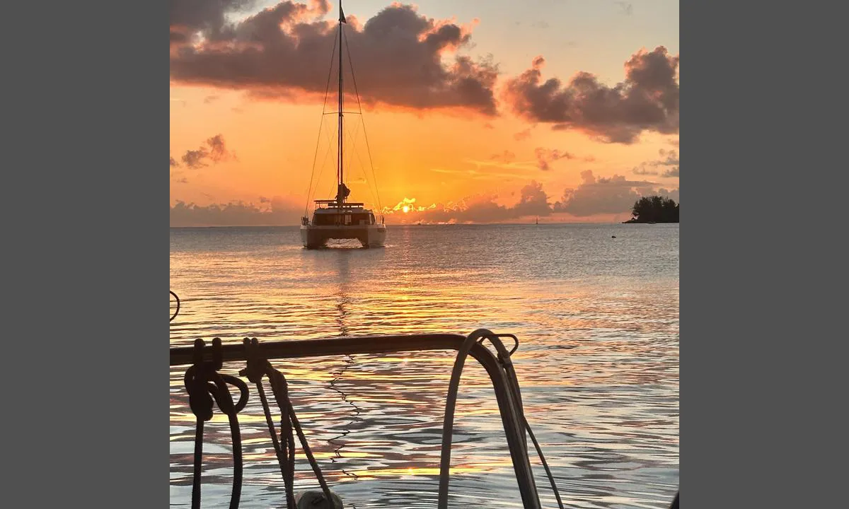 Bora Bora - Bora-Bora: {"base": "no", "no": "Fantastisk solnedgang", "se": "Fantastisk solnedg\u00e5ng", "en": "Fantastic sunset", "da": "Fantastisk solnedgang", "fr": "Coucher de soleil fantastique", "de": "Fantastischer Sonnenuntergang", "es": "Puesta de sol fant\u00e1stica", "it": "Tramonto fantastico", "pt": "P\u00f4r do sol fant\u00e1stico", "nl": "Fantastische zonsondergang", "pl": "Fantastyczny zach\u00f3d s\u0142o\u0144ca", "uk": "\u0424\u0430\u043d\u0442\u0430\u0441\u0442\u0438\u0447\u043d\u0438\u0439 \u0437\u0430\u0445\u0456\u0434 \u0441\u043e\u043d\u0446\u044f", "ro": "Apus de soare fantastic", "tr": "Muhte\u015fem g\u00fcn bat\u0131m\u0131", "el": "\u03a6\u03b1\u03bd\u03c4\u03b1\u03c3\u03c4\u03b9\u03ba\u03cc \u03b7\u03bb\u03b9\u03bf\u03b2\u03b1\u03c3\u03af\u03bb\u03b5\u03bc\u03b1", "cs": "Fantastick\u00fd z\u00e1pad slunce", "hu": "Fantasztikus naplemente", "fi": "Upea auringonlasku", "bg": "\u0424\u0430\u043d\u0442\u0430\u0441\u0442\u0438\u0447\u0435\u043d \u0437\u0430\u043b\u0435\u0437", "sr": "Fantasti\u010dan zalazak sunca", "et": "Fantastiline p\u00e4ikeseloojang", "lv": "Fantastisks saulriets", "lt": "Fantasti\u0161kas saul\u0117lydis"}