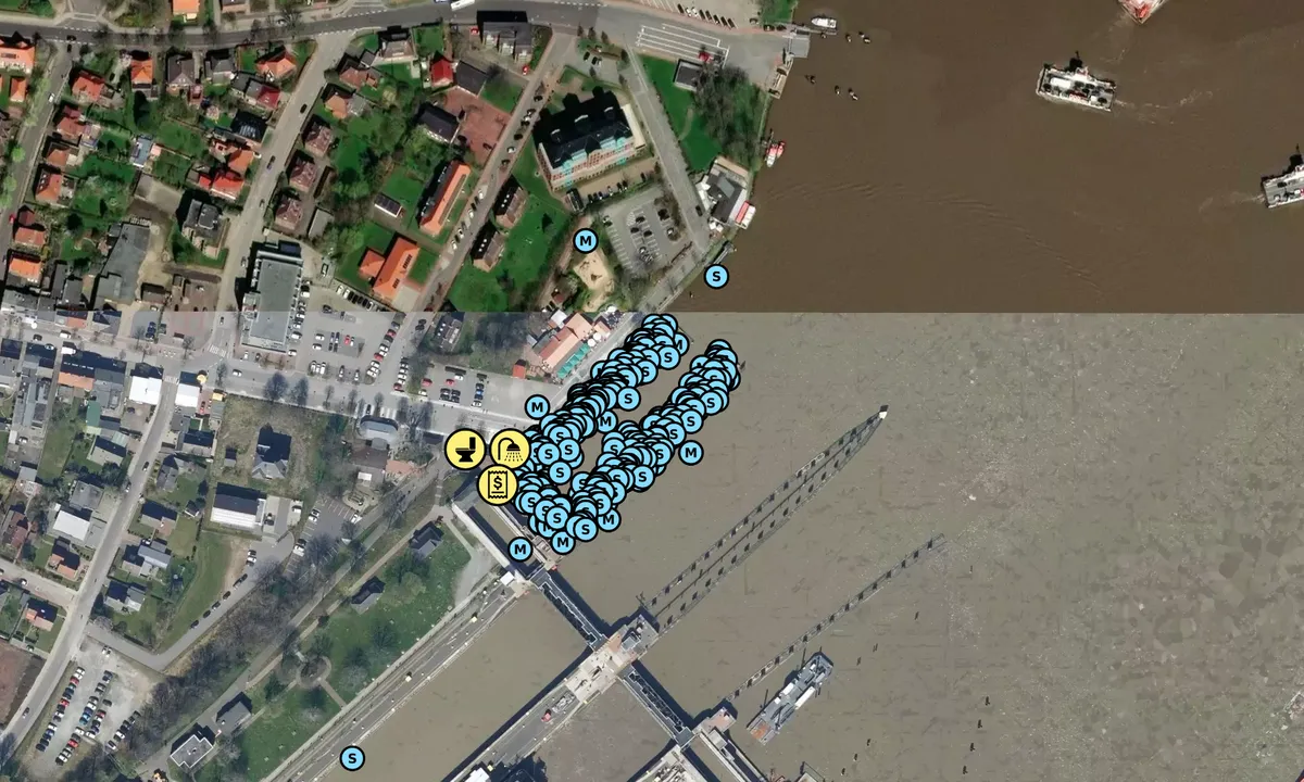 Satelite image of Brunsbuttel binnen hafen