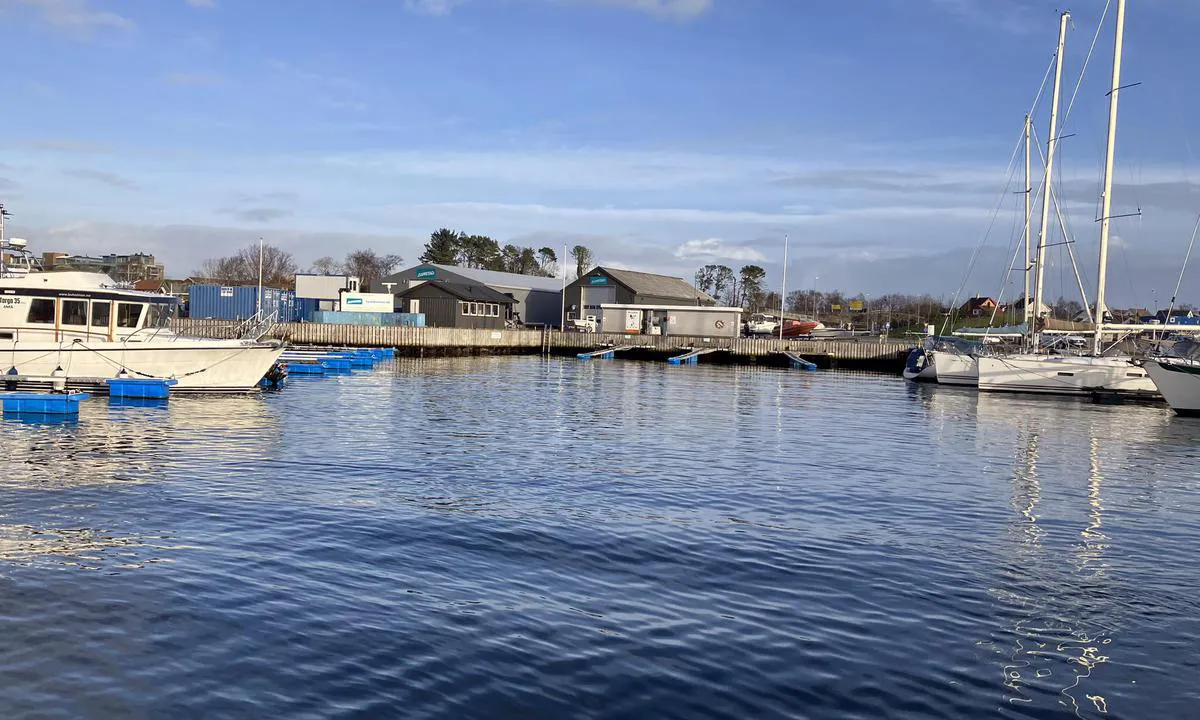 Fuel: Buøy Bunkringsstasjon: For store og små båter