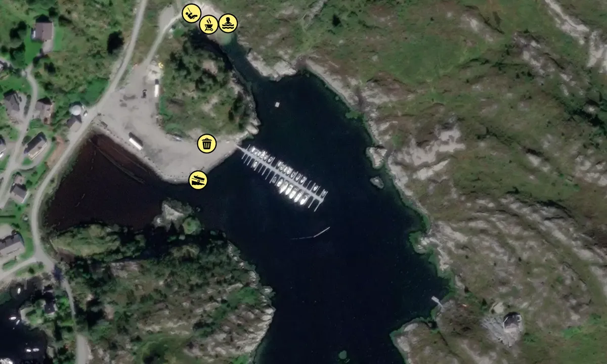 Satelite image of Byrknesøy båtforening