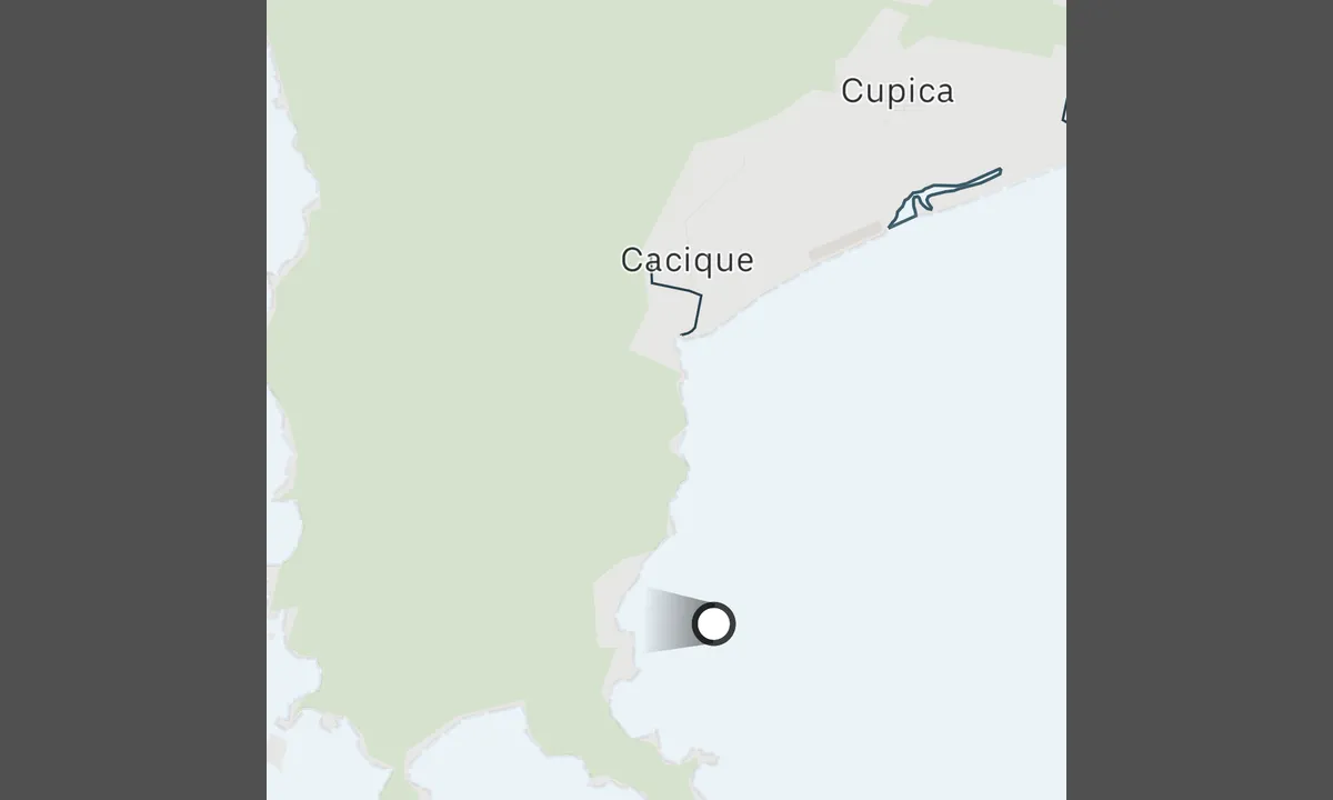 Cacique or cupica: {"base": "no", "no": "Ankret p\u00e5 sand 12 meter h\u00f8yvann. Litt svell men Helvig va 2-3metervb\u00f8lger p\u00e5 vei inn her er der bare litt svell. Bilde fra kart plotter. Lite gunstig med jolle til stranden STORE b\u00f8lger d\u00f8nninger", "se": "Ankrat p\u00e5 sand 12 meter h\u00f6gvatten. Lite svall men Helvig var 2-3 meter v\u00e5gor p\u00e5 v\u00e4g in h\u00e4r \u00e4r det bara lite svall. Bild fr\u00e5n kartplotter. Inte bra med jolle till stranden STORA v\u00e5gor dyningar", "en": "Anchored on sand, 12 meters high tide. Slight swell but Helvig had 2-3 meter waves coming in, here there is only a slight swell. Image from chart plotter. Not very favorable with a dinghy to the beach, LARGE waves and groundswells.", "da": "Ankret p\u00e5 sand 12 meter h\u00f8jvande. Lidt d\u00f8nninger men Helvig var 2-3 meters b\u00f8lger p\u00e5 vej ind her er der bare lidt d\u00f8nninger. Billede fra kort plotter. Lidtvist gunstigt med jolle til stranden STORE b\u00f8lger d\u00f8nninger", "fr": "Ancr\u00e9 sur du sable \u00e0 12 m\u00e8tres de mar\u00e9e haute. Un peu de houle mais Helvig avec des vagues de 2-3 m\u00e8tres en entrant ici il n\u2019y a que peu de houle. Image du traceur de cartes. Peu favorable avec l'annexe vers la plage GRANDES vagues de ressac.", "de": "Anker auf Sand 12 Meter Hochwasser. Wenig Schwell, aber Helvig hatte 2-3 Meter Wellen auf dem Weg hierher, hier gibt es nur wenig Schwell. Bild vom Kartenplotter. Nicht sehr g\u00fcnstig mit dem Beiboot zum Strand, GRO\u00dfE Wellen, D\u00fcnung.", "es": "Anclado en arena a 12 metros de marea alta. Un poco de oleaje pero Helvig ten\u00eda olas de 2-3 metros al entrar aqu\u00ed solo hay un poco de oleaje. Imagen del trazador de cartas. Poco favorable con lancha auxiliar a la playa GRANDES olas onduladas", "it": "Ancorato su sabbia con alta marea a 12 metri. Un po' di ondulazione, ma Helvig aveva onde di 2-3 metri in arrivo; qui c'\u00e8 solo un po' di ondulazione. Immagine dal plotter cartografico. Poco vantaggioso con il tender verso la spiaggia: GRANDI onde, risacca.", "pt": "Ancorado na areia com 12 metros de mar\u00e9 alta. Um pouco de balan\u00e7o, mas Helvig tinha ondas de 2-3 metros entrando, aqui h\u00e1 apenas um pouco de balan\u00e7o. Imagem do plotter chart. Pouco favor\u00e1vel com botinho at\u00e9 a praia, GRANDES ondas e ondula\u00e7\u00f5es.", "nl": "Geankerd op zand 12 meter hoogwater. Een beetje deining maar Helvig had 2-3 meter hoge golven op weg hierheen, hier is er slechts een beetje deining. Afbeelding van de kaartplotter. Ongunstig met een bijboot naar het strand vanwege GROTE golven en deining.", "pl": "Zakotwiczono na piasku, 12 metr\u00f3w od wysokiej wody. Troch\u0119 falowania, ale w Helvig by\u0142y 2-3 metrowe fale, a tutaj jest tylko troch\u0119 falowania. Zdj\u0119cie z plotera morskiego. Ma\u0142o korzystne z pontonem na pla\u017c\u0119 - DU\u017bE fale falowanie.", "uk": "\u042f\u043a\u0456\u0440 \u043d\u0430 \u043f\u0456\u0441\u043a\u0443 \u043d\u0430 12 \u043c\u0435\u0442\u0440\u0430\u0445 \u0432\u0438\u0441\u043e\u043a\u043e\u0457 \u0432\u043e\u0434\u0438. \u0422\u0440\u043e\u0445\u0438 \u0445\u0432\u0438\u043b\u044c, \u0430\u043b\u0435 \u0432 Helvig \u0431\u0443\u043b\u043e 2-3 \u043c\u0435\u0442\u0440\u0438 \u0445\u0432\u0438\u043b\u044c \u043d\u0430 \u043f\u0456\u0434\u0445\u043e\u0434\u0456, \u0442\u0443\u0442 \u043b\u0438\u0448\u0435 \u0442\u0440\u043e\u0445\u0438 \u0445\u0432\u0438\u043b\u044c. \u0417\u043e\u0431\u0440\u0430\u0436\u0435\u043d\u043d\u044f \u0437 \u043a\u0430\u0440\u0442\u043f\u043b\u043e\u0442\u0435\u0440\u0430. \u041c\u0430\u043b\u043e\u043f\u0440\u0438\u0434\u0430\u0442\u043d\u043e \u0434\u043b\u044f \u0447\u043e\u0432\u043d\u0430 \u0434\u043e \u043f\u043b\u044f\u0436\u0443 \u0447\u0435\u0440\u0435\u0437 \u0412\u0415\u041b\u0418\u041a\u0406 \u0445\u0432\u0438\u043b\u0456.", "ro": "Ancorat pe nisip la 12 metri la maree \u00eenalt\u0103. Pu\u021bin valuri, dar Helvig avea valuri de 2-3 metri \u00een drum spre aici, aici sunt doar pu\u021bine valuri. Imagine de pe cartograf. Pu\u021bin favorabil cu dinghy-ul la plaj\u0103 MARI valuri de \u00eenv\u0103luire.", "tr": "12 metre y\u00fcksek su seviyesinde kuma demirlemi\u015f. Biraz sallant\u0131 var ama Helvig'de 2-3 metrelik dalgalar varken, burada sadece biraz sallant\u0131 var. Harita plotterinden g\u00f6r\u00fcnt\u00fc. Plaj i\u00e7in botla gitmek pek uygun de\u011fil, B\u00dcY\u00dcK dalga k\u0131r\u0131lmalar\u0131.", "el": "\u0391\u03b3\u03ba\u03c5\u03c1\u03bf\u03b2\u03bf\u03bb\u03b7\u03bc\u03ad\u03bd\u03bf \u03c3\u03c4\u03b7\u03bd \u03ac\u03bc\u03bc\u03bf 12 \u03bc\u03ad\u03c4\u03c1\u03b1 \u03ac\u03bc\u03c0\u03c9\u03c4\u03b7\u03c2. \u039b\u03af\u03b3\u03bf \u03ba\u03c5\u03bc\u03b1\u03c4\u03b9\u03c3\u03bc\u03cc, \u03b1\u03bb\u03bb\u03ac Helvig \u03ae\u03c4\u03b1\u03bd 2-3 \u03bc\u03ad\u03c4\u03c1\u03b1 \u03ba\u03cd\u03bc\u03b1\u03c4\u03b1 \u03c3\u03c4\u03b7\u03bd \u03c0\u03bf\u03c1\u03b5\u03af\u03b1 \u03c0\u03c1\u03bf\u03c2 \u03b5\u03b4\u03ce \u03c5\u03c0\u03ac\u03c1\u03c7\u03b5\u03b9 \u03bc\u03cc\u03bd\u03bf \u03bb\u03af\u03b3\u03bf \u03ba\u03c5\u03bc\u03b1\u03c4\u03b9\u03c3\u03bc\u03cc. \u0395\u03b9\u03ba\u03cc\u03bd\u03b1 \u03b1\u03c0\u03cc \u03c4\u03bf\u03bd \u03c7\u03ac\u03c1\u03c4\u03b7 plotter. \u039b\u03af\u03b3\u03bf \u03b5\u03c5\u03bd\u03bf\u03ca\u03ba\u03cc \u03bc\u03b5 \u03c4\u03bf \u03c6\u03bf\u03c5\u03c3\u03ba\u03c9\u03c4\u03cc \u03c0\u03c1\u03bf\u03c2 \u03c4\u03b7\u03bd \u03c0\u03b1\u03c1\u03b1\u03bb\u03af\u03b1 \u039c\u0395\u0393\u0391\u039b\u0391 \u03ba\u03cd\u03bc\u03b1\u03c4\u03b1 \u03c0\u03bf\u03c5 \u03c3\u03ba\u03ac\u03b6\u03bf\u03c5\u03bd.", "cs": "Kotvili jsme na p\u00eds\u010dit\u00e9m dn\u011b p\u0159i hloubce vody 12 metr\u016f. Je tu m\u00edrn\u00e9 vln\u011bn\u00ed, ale zat\u00edmco v Helvigu byly vlny 2-3 metry vysok\u00e9, tady je jen m\u00edrn\u00e9 vln\u011bn\u00ed. Obr\u00e1zek z mapov\u00e9ho plotteru. Nen\u00ed vhodn\u00e9 pou\u017e\u00edvat \u010dlun na pl\u00e1\u017e kv\u016fli VELK\u00ddM vln\u00e1m.", "hu": "Horgonyzott homokon 12 m\u00e9teres dag\u00e1lyban. Kicsit hull\u00e1mzott, de Helvigben 2-3 m\u00e9teres hull\u00e1mok \u00e9rkeztek, itt azonban csak egy kicsit hull\u00e1mzik. K\u00e9p a t\u00e9rk\u00e9p plotterr\u0151l. Csak kev\u00e9sb\u00e9 kedvez\u0151 cs\u00f3nakkal a strandra MENNIE, NAGY hull\u00e1mok, tajt\u00e9k.", "fi": "<p>Ankkuroitu hiekalle 12 metrin vuorovesi. V\u00e4h\u00e4n maininkia, mutta vaikka Helvigin suunnassa oli 2-3 metrin aaltoja, t\u00e4\u00e4ll\u00e4 on vain v\u00e4h\u00e4n maininkia. Kuvakaappaus karttaplotterista. Ei suositeltavaa menn\u00e4 jollalla rannalle SUURIA aaltoja ja maininkeja.</p>", "bg": "\u0417\u0430\u043a\u043e\u0442\u0432\u0435\u043d \u043d\u0430 \u043f\u044f\u0441\u044a\u043a \u043d\u0430 12 \u043c\u0435\u0442\u0440\u0430 \u043f\u0440\u0438 \u0432\u0438\u0441\u043e\u043a\u0430 \u0432\u043e\u0434\u0430. \u041c\u0430\u043b\u043a\u043e \u0432\u044a\u043b\u043d\u0435\u043d\u0438\u0435, \u043d\u043e \u0425\u0435\u043b\u0432\u0438\u0433 \u0431\u0435\u0448\u0435 \u0441 \u0432\u044a\u043b\u043d\u0438 \u043e\u0442 2-3 \u043c\u0435\u0442\u0440\u0430 \u043a\u043e\u0433\u0430\u0442\u043e \u0432\u043b\u0438\u0437\u0430\u0445\u043c\u0435 \u0442\u0443\u043a, \u0441\u0435\u0433\u0430 \u0438\u043c\u0430 \u0441\u0430\u043c\u043e \u043c\u0430\u043b\u043a\u043e \u0432\u044a\u043b\u043d\u0435\u043d\u0438\u0435. \u0421\u043d\u0438\u043c\u043a\u0430 \u043e\u0442 \u043a\u0430\u0440\u0442\u043e\u043f\u043e\u0441\u0442\u0440\u043e\u0438\u0442\u0435\u043b. \u041d\u0435\u0431\u043b\u0430\u0433\u043e\u043f\u0440\u0438\u044f\u0442\u043d\u043e \u0437\u0430 \u043b\u043e\u0434\u043a\u0430 \u0434\u043e \u043f\u043b\u0430\u0436\u0430 \u0413\u041e\u041b\u0415\u041c\u0418 \u0432\u044a\u043b\u043d\u0438 \u0438 \u0434\u044e\u043d\u0438.", "sr": "Usidren na pesku 12 metara visoka voda. Malo talasa ali Helvig je imao 2-3 metra visoke talase na putu ovde ima samo malo talasa. Slika sa kart plotera. Malo povoljno sa \u010damcem do pla\u017ee VELIKI talasi dinja", "et": "Ankrus liiva peal, 12 meetrit k\u00f5rgvee ajal. Natuke lainetust, kuid Helvigi puhul 2-3 meetri lained siinpool p\u00f5hjustavad ainult natuke lainetust. Pilt kaardiplotterist. V\u00e4hem soodne on jollaga randa minna, SUURED lained ja hooglained.", "lv": "Noenkurojies uz smilt\u012bm 12 metru dzi\u013cum\u0101 pie augst\u0101k\u0101 paisuma. Nelieli vi\u013c\u0146i, bet Helvig\u0101 bija 2-3 metrus augsti vi\u013c\u0146i, \u0161eit ir tikai nelieli vi\u013c\u0146i. Att\u0113ls no kartes plotera. Maz izdev\u012bgi ar jolli pie pludmales LIELI vi\u013c\u0146i un vilnis.", "lt": "\u012etvirtintas ant sm\u0117lio 12 metr\u0173 auk\u0161ta banga. \u0160iek tiek bangavimas, bet Helvig buvo 2-3 metr\u0173 bangos kelyje \u010dia tik \u0161iek tiek bangavimas. Nuotrauka i\u0161 \u017eem\u0117lapi\u0173 ploterio. Nepalankios s\u0105lygos su pripu\u010diamu laiveliu \u012f papl\u016bdim\u012f d\u0117l DIDELI\u0172 bang\u0173."}