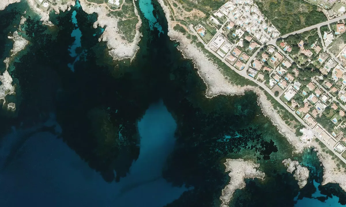 Flyfoto av Cala Binisafulla