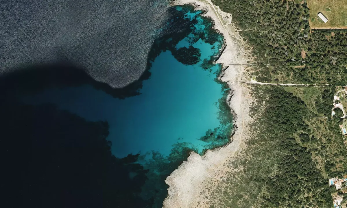 Flyfoto av Cala Blanca 1