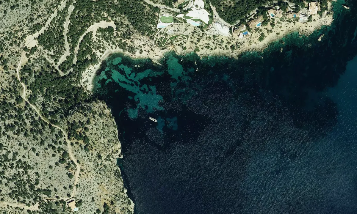 Flyfoto av Cala Blanca