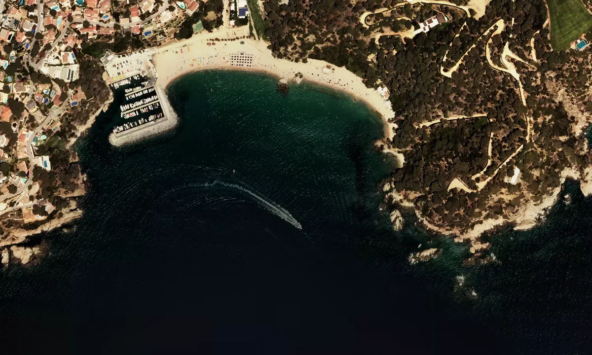 Flyfoto av Cala Canyelles 1