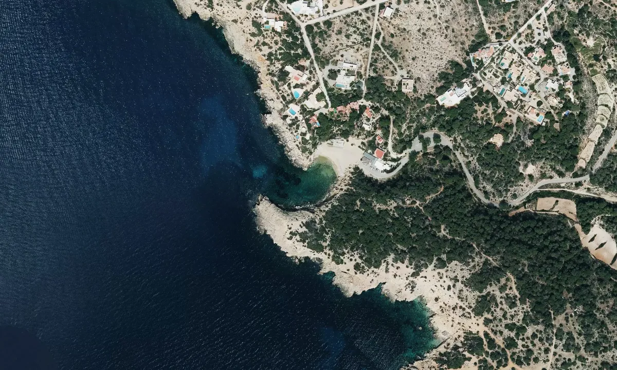Flyfoto av Cala Carbo