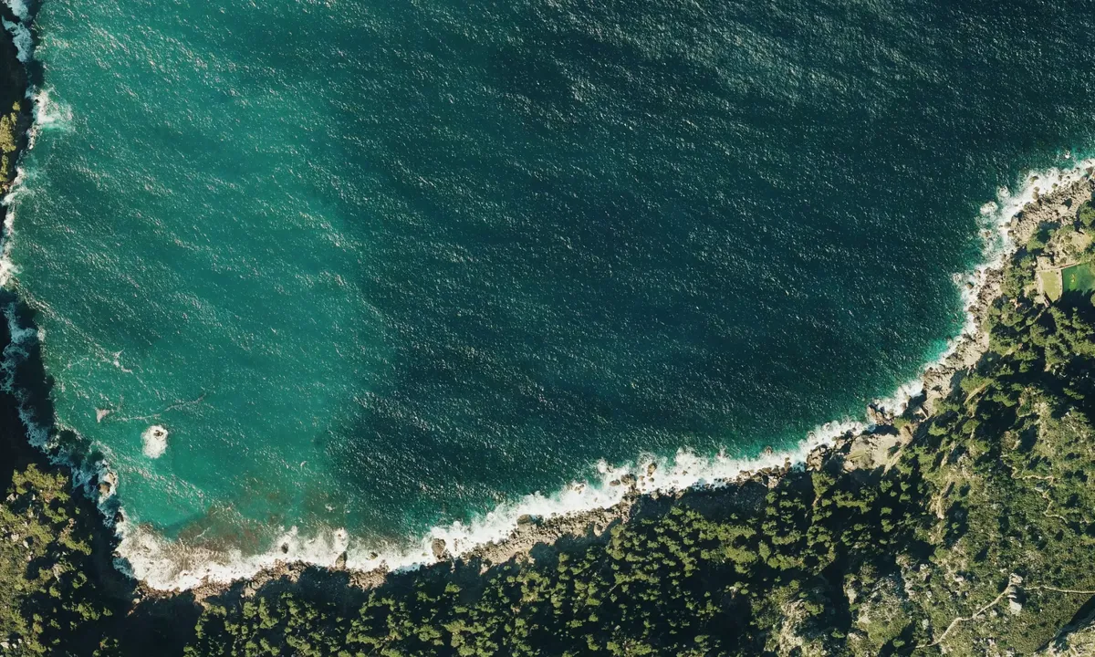 Flyfoto av cala costera