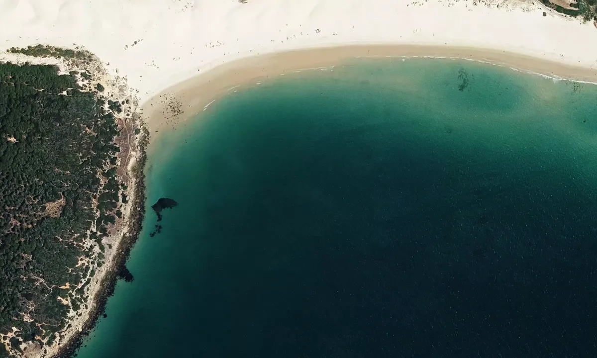 Flyfoto av Cala del Tesorillo