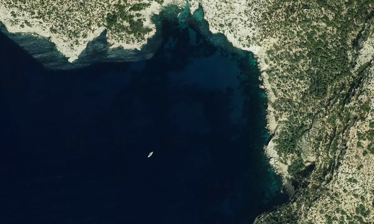 Flyfoto av Cala d'en Tio