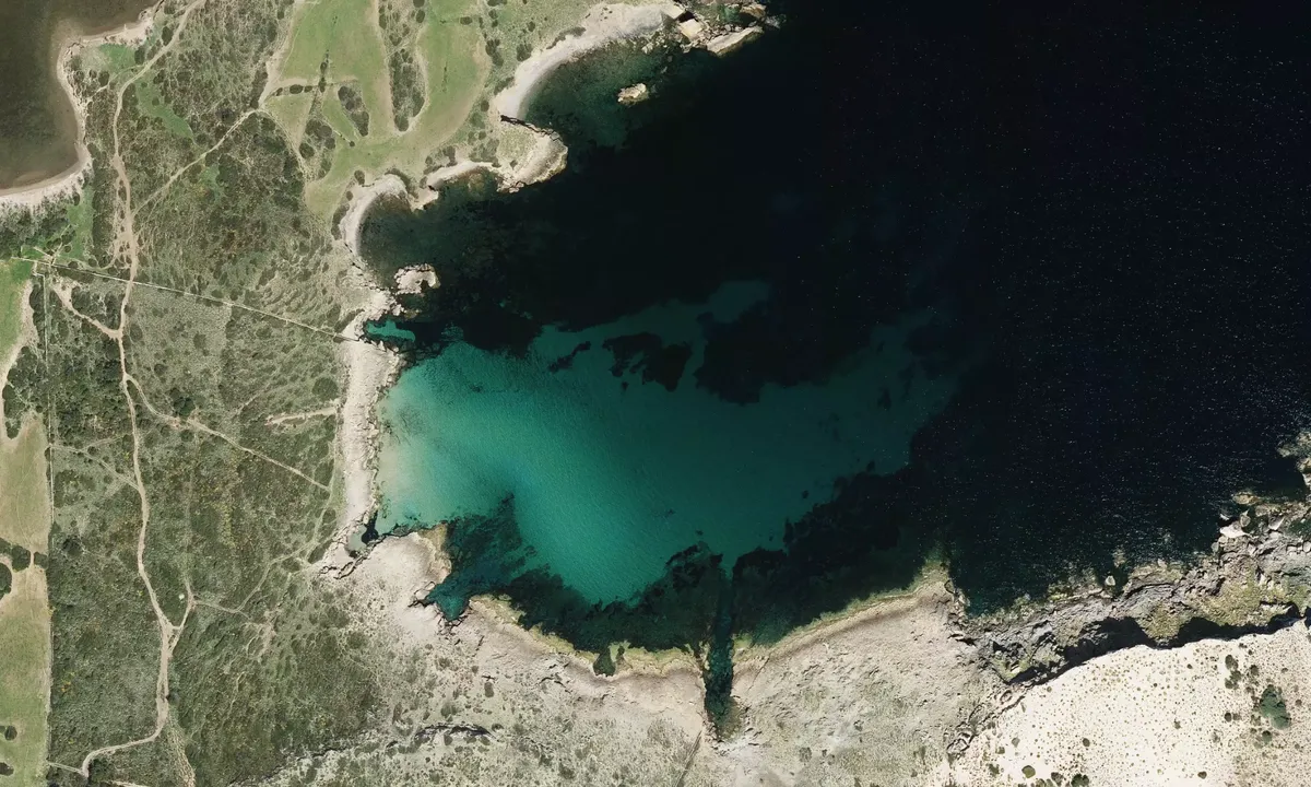 Flyfoto av Cala en Brut