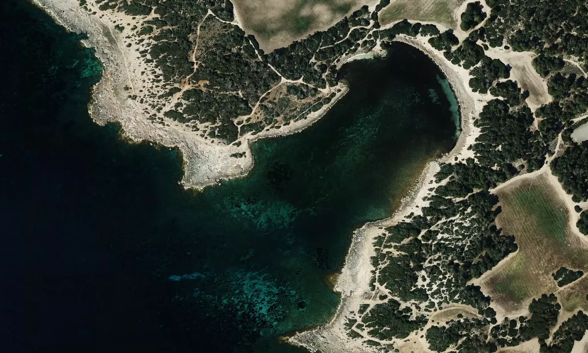 Flyfoto av Cala en Tugores