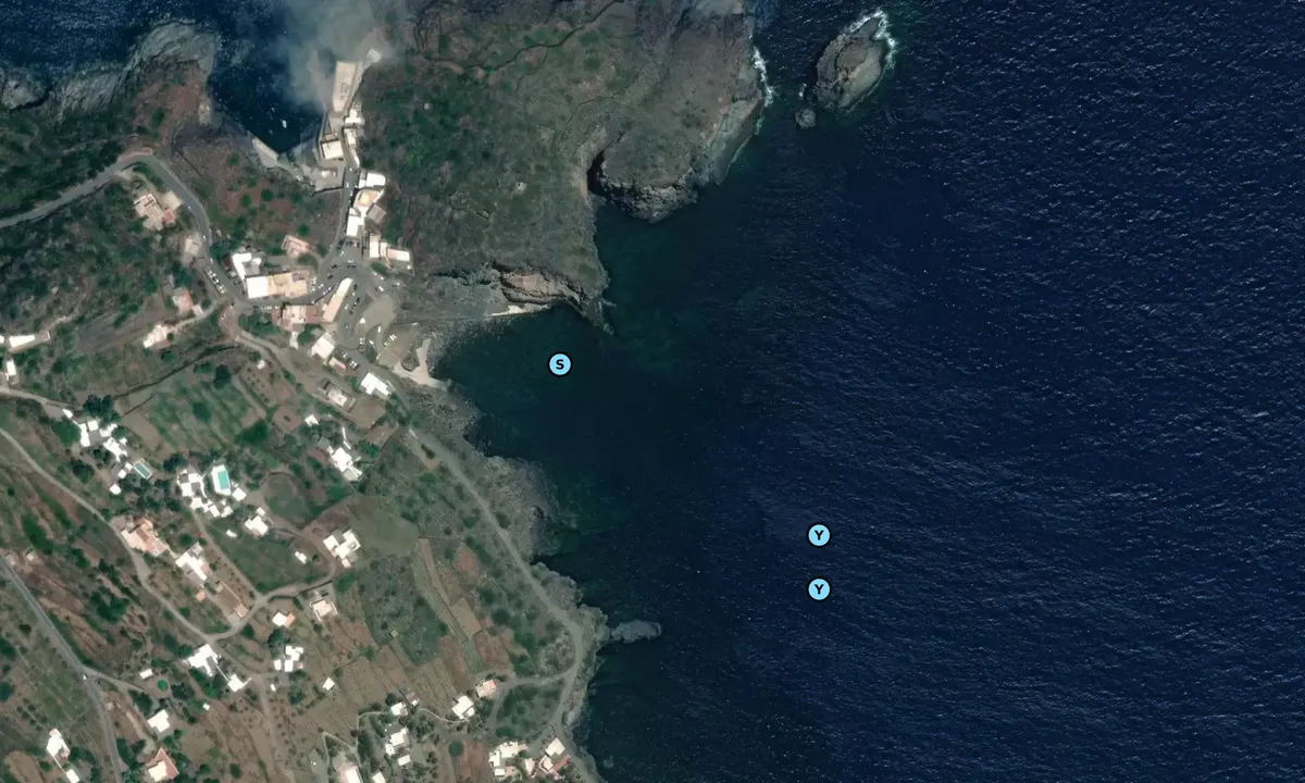 Satelite image of Cala Levante