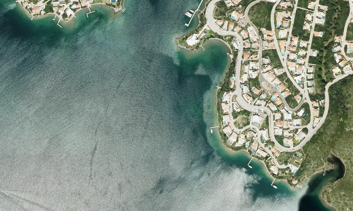 Flyfoto av Cala Longa East
