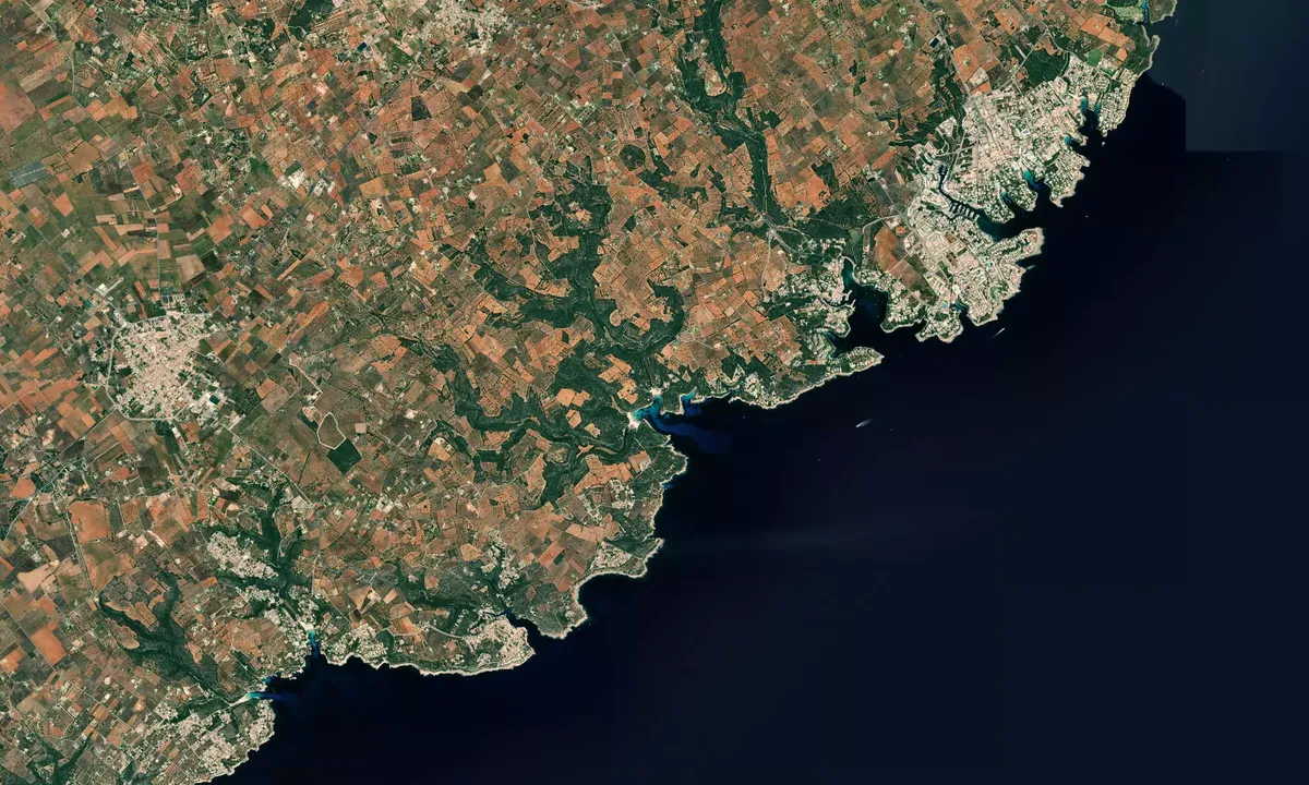 Flyfoto av Cala Mondrago
