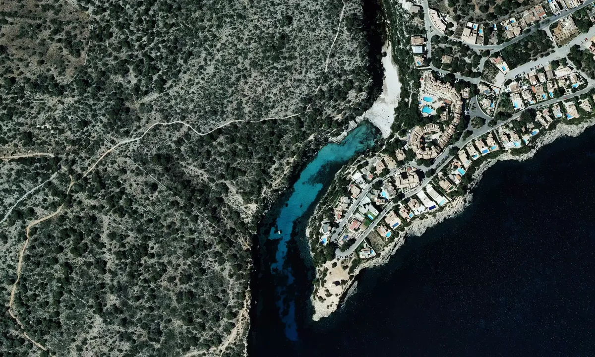 Flyfoto av Cala Pi