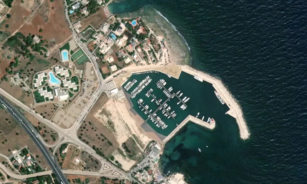 Flyfoto av Cala Ponte Marina