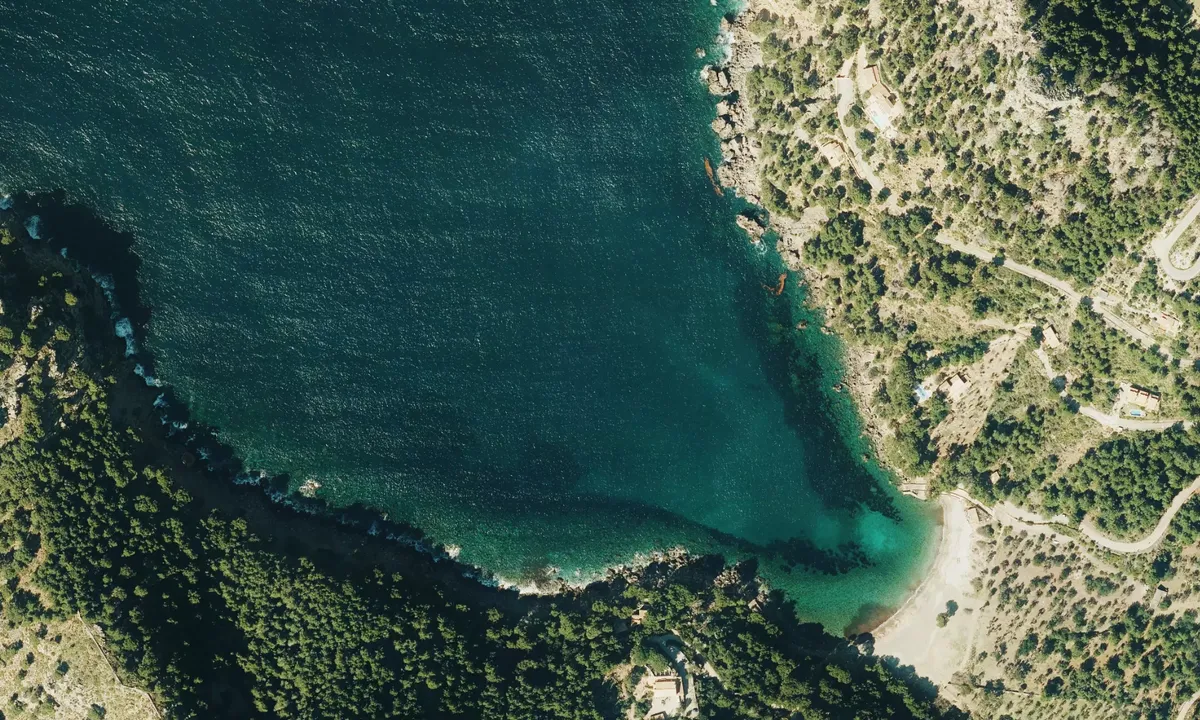 Flyfoto av Cala Tuent